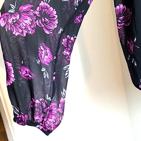Torrid Black Blouse Purple Flowers Criss-cross Straps in the Back, Size 1, 1X - Picture 5 of 9